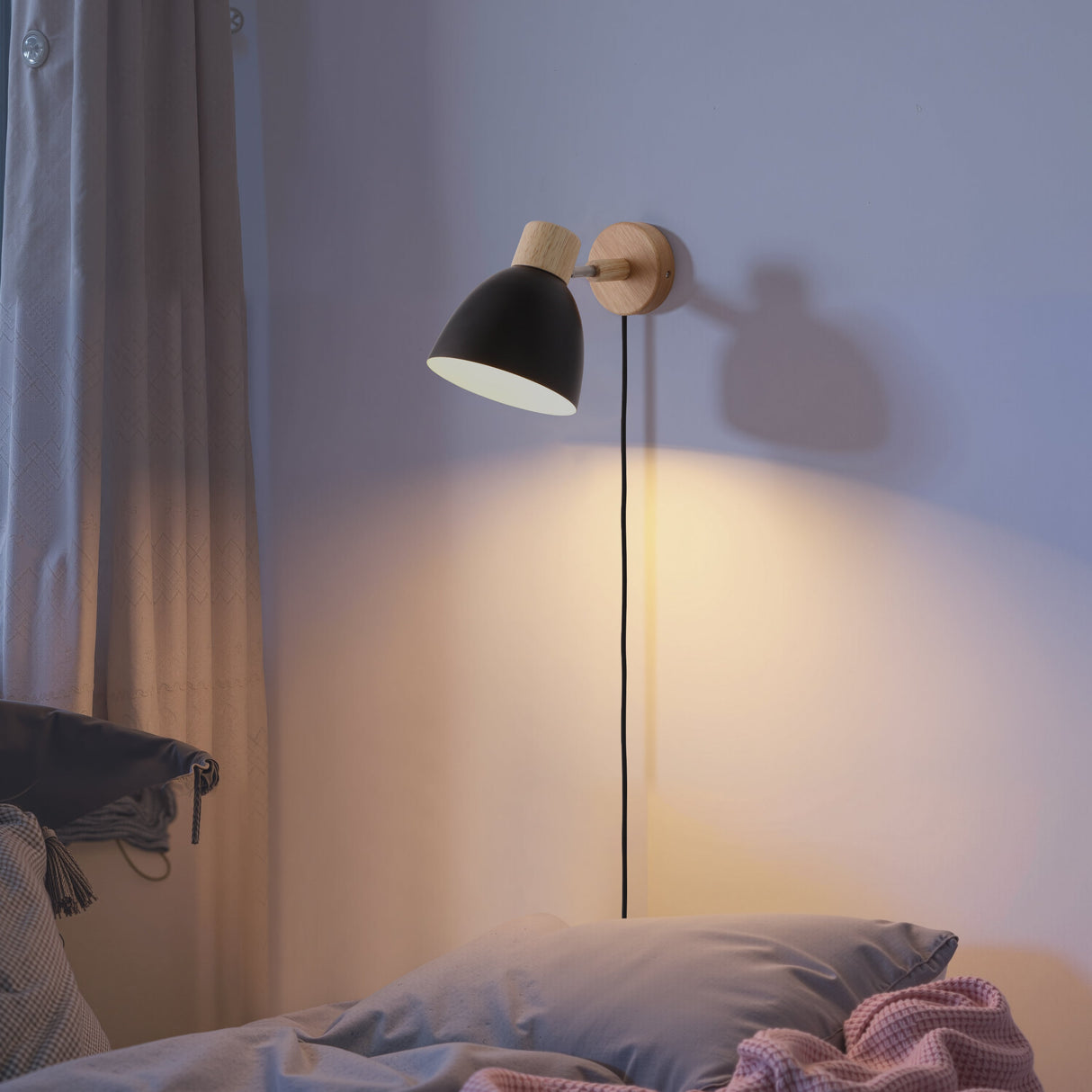 Pino Vegglampe Svart