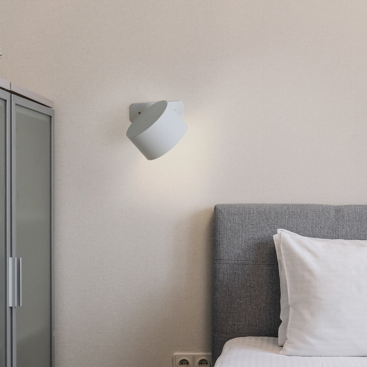 Ticky Magnetisk Vegglampe Hvit