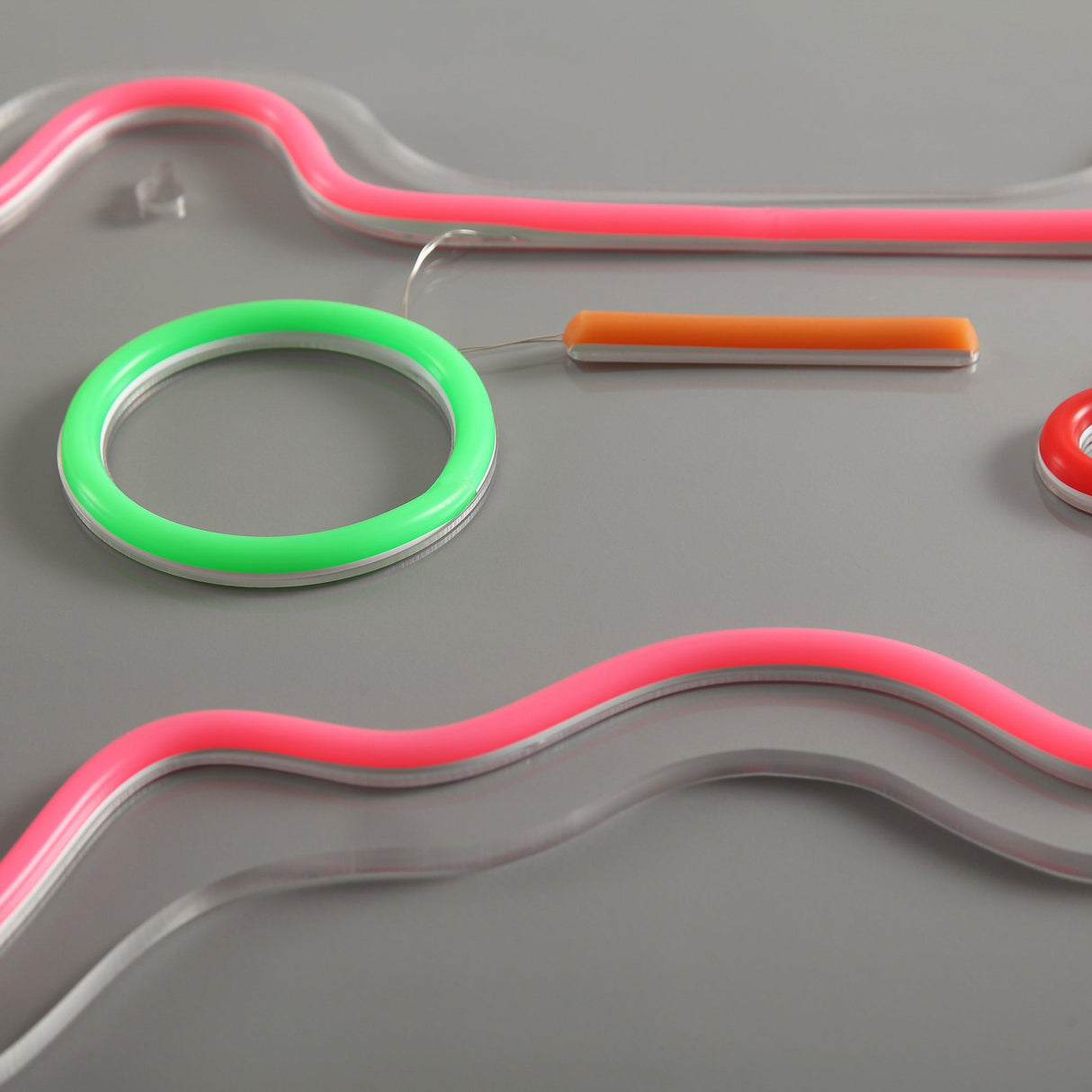 Joystick Neon Vägglampa Rosa-Lampconcept.se