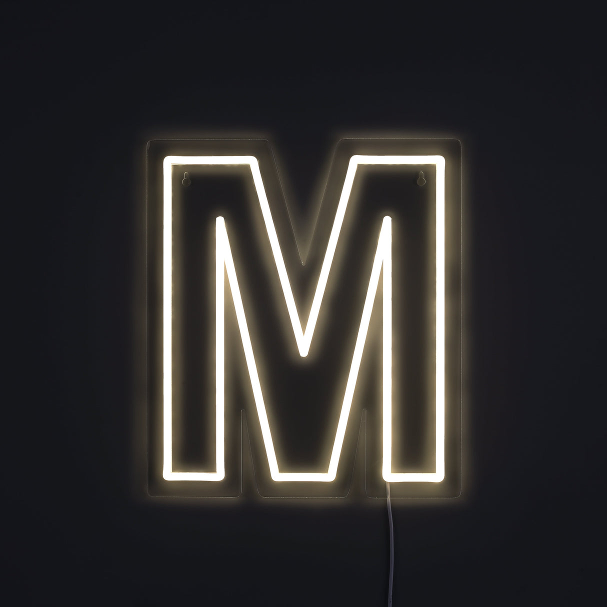 Bokstav M Neon Vegglampe