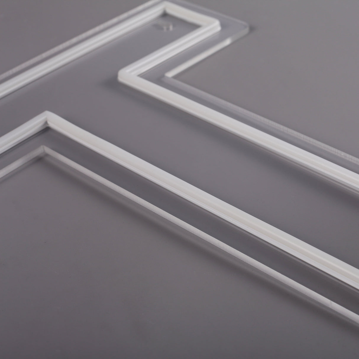 Bokstav T Neon Vegglampe