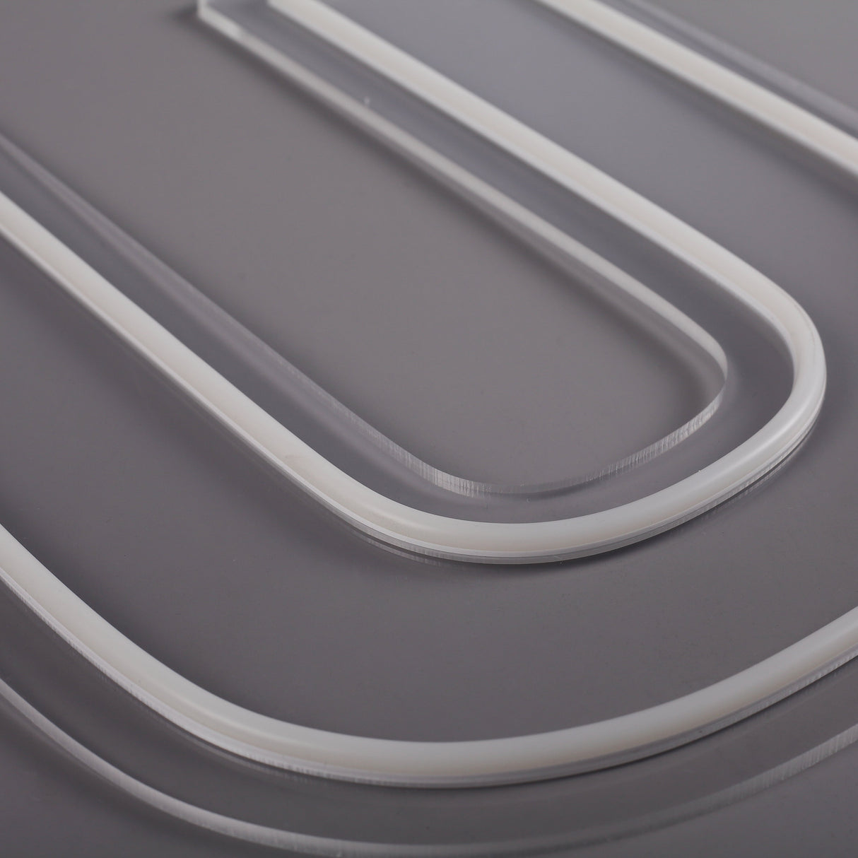 Bokstav U Neon Vegglampe