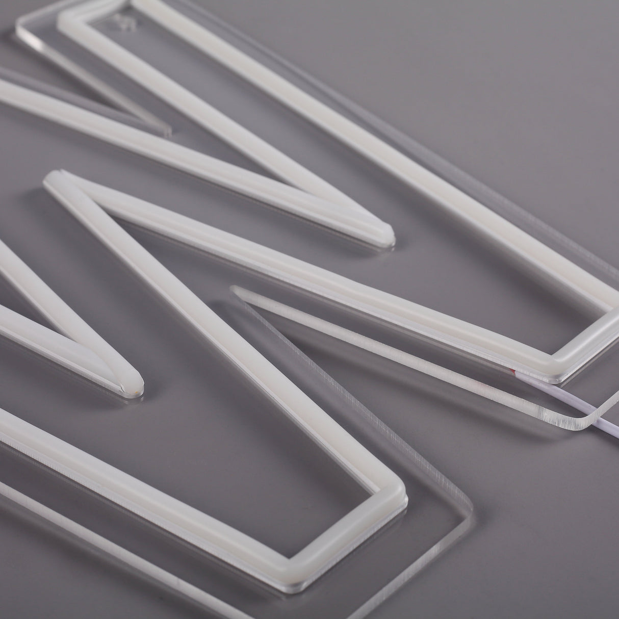 Bokstav W Neon Vegglampe