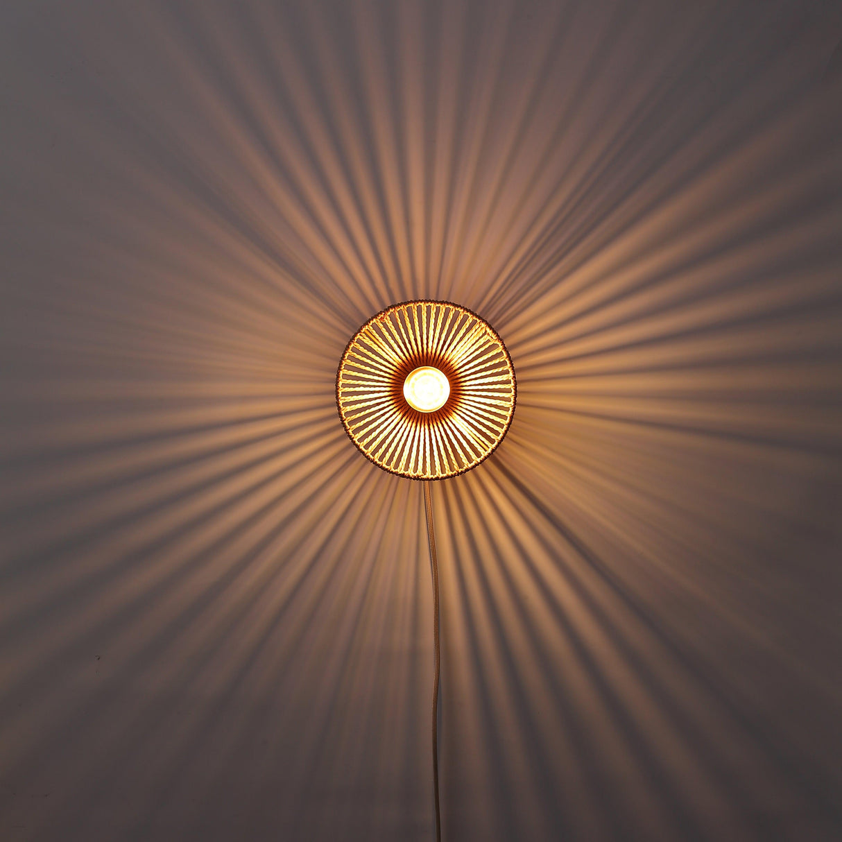 Wave Vägglampa Ø20-Lampconcept.se