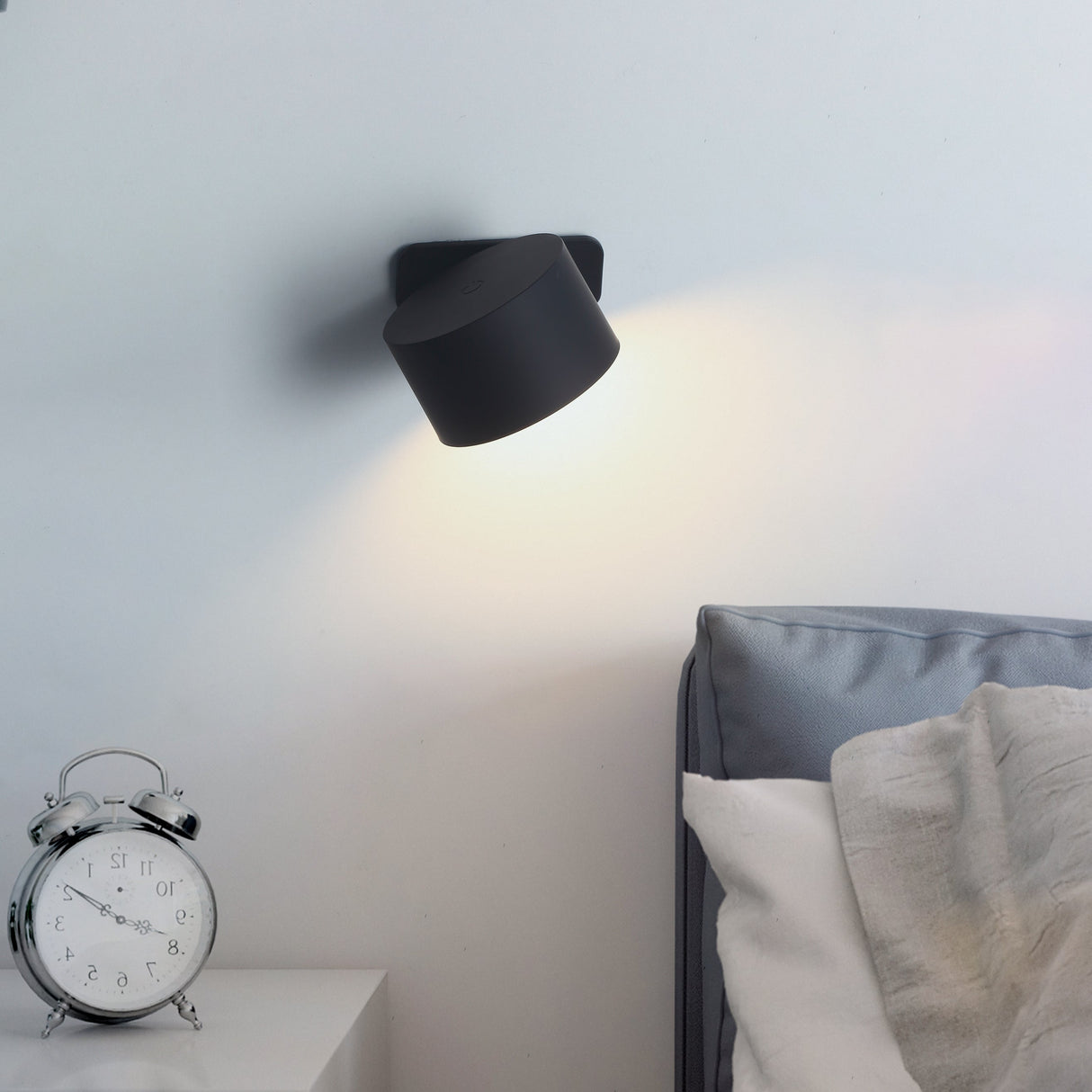 Ticky Magnetisk Vegglampe Svart