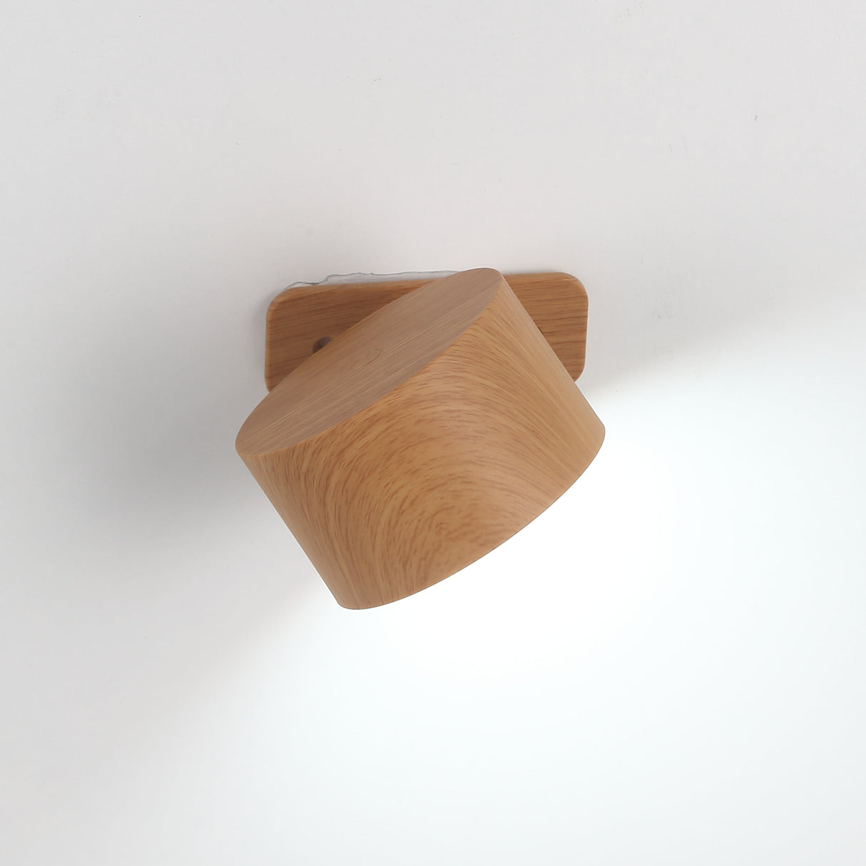 Ticky Magnetisk Vegglampe Trelook