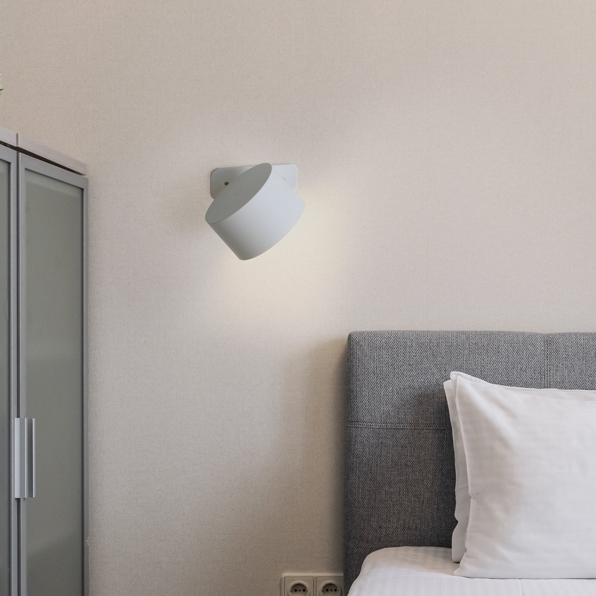 Ticky Magnetisk Vegglampe Hvit