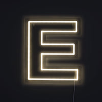 Bokstav E Neon Vegglampe