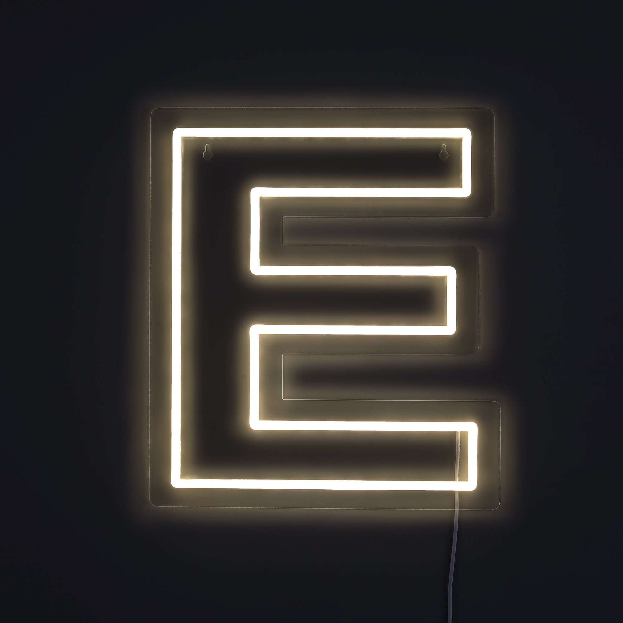 Bokstav E Neon Vegglampe
