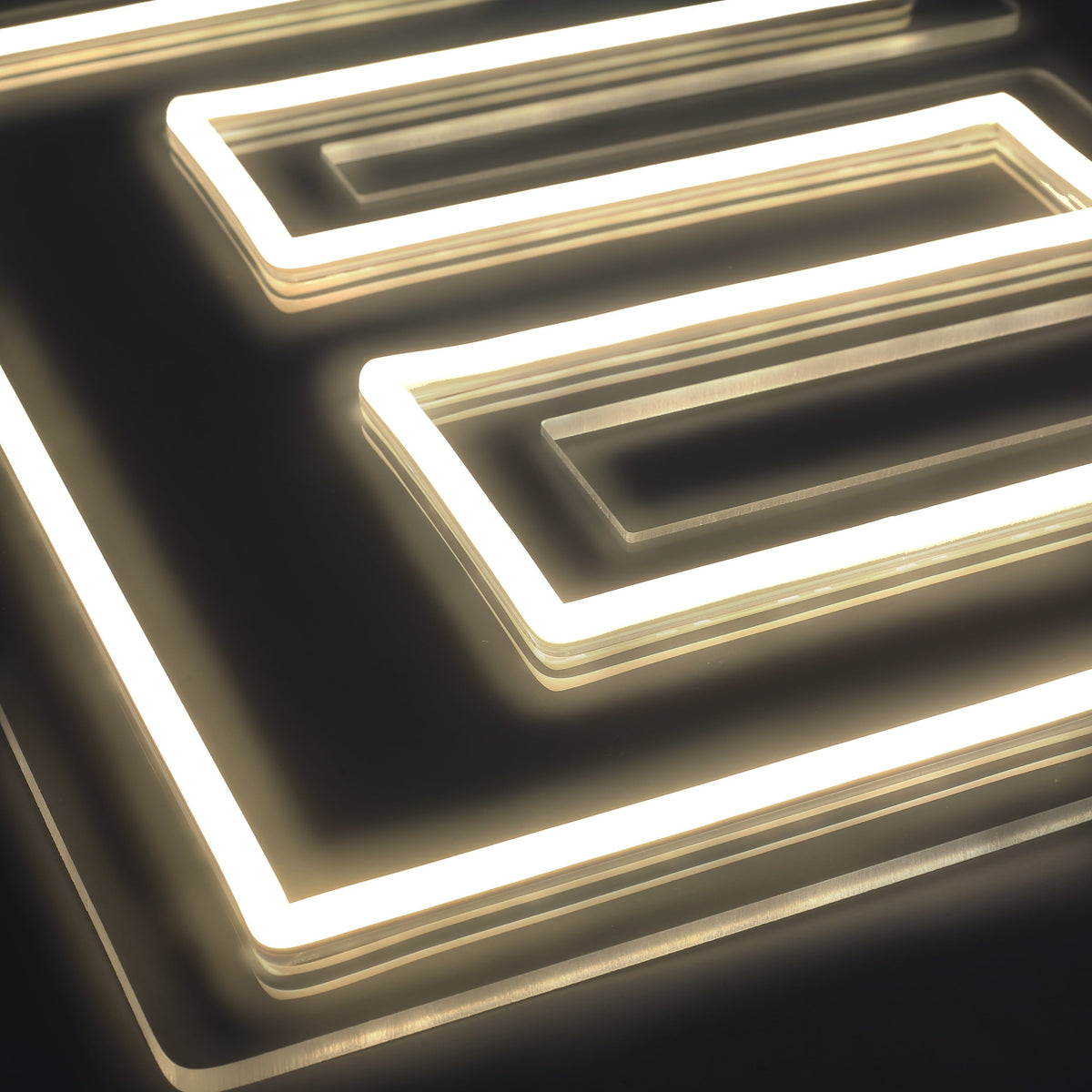 Bokstav E Neon Vegglampe