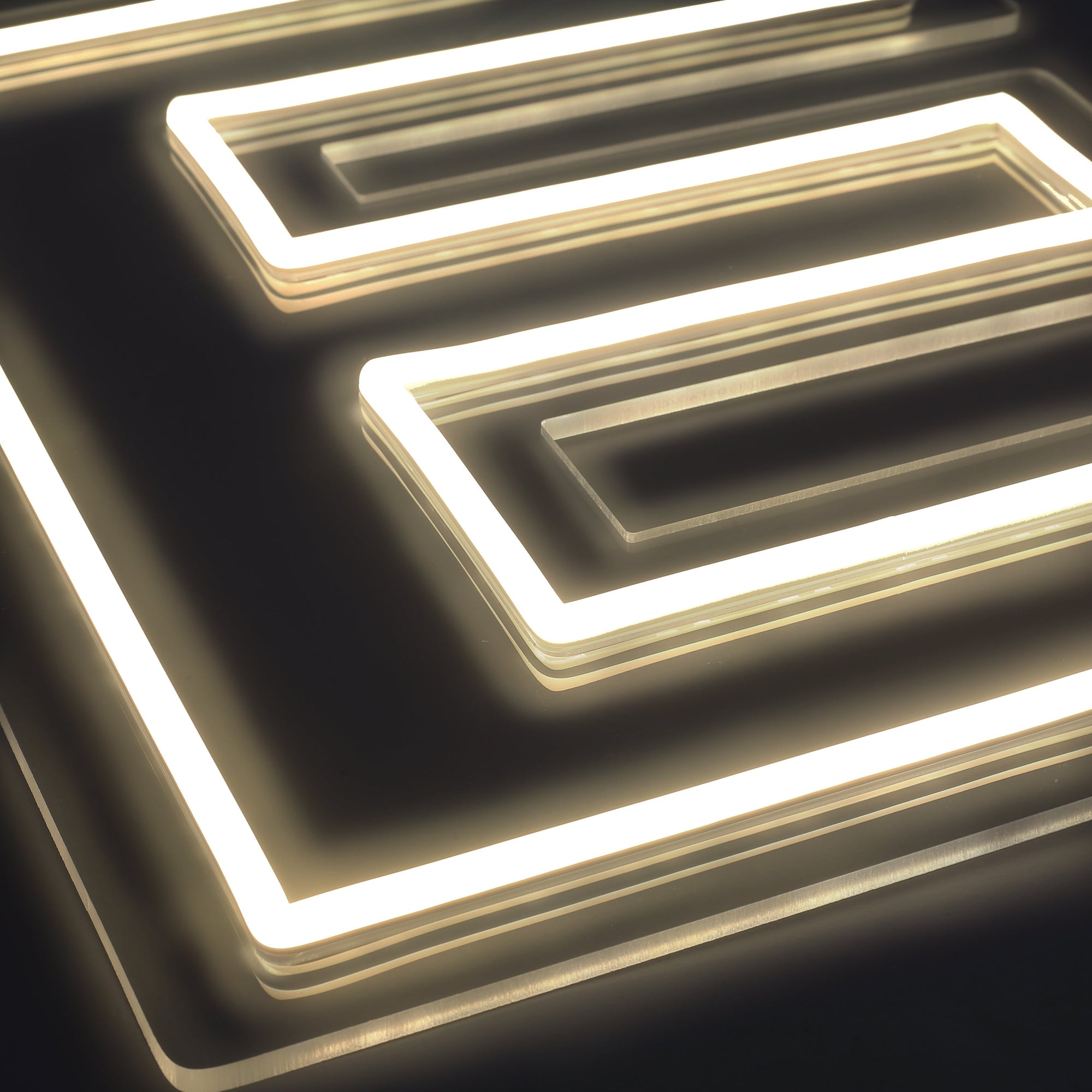 Bokstav E Neon Vegglampe