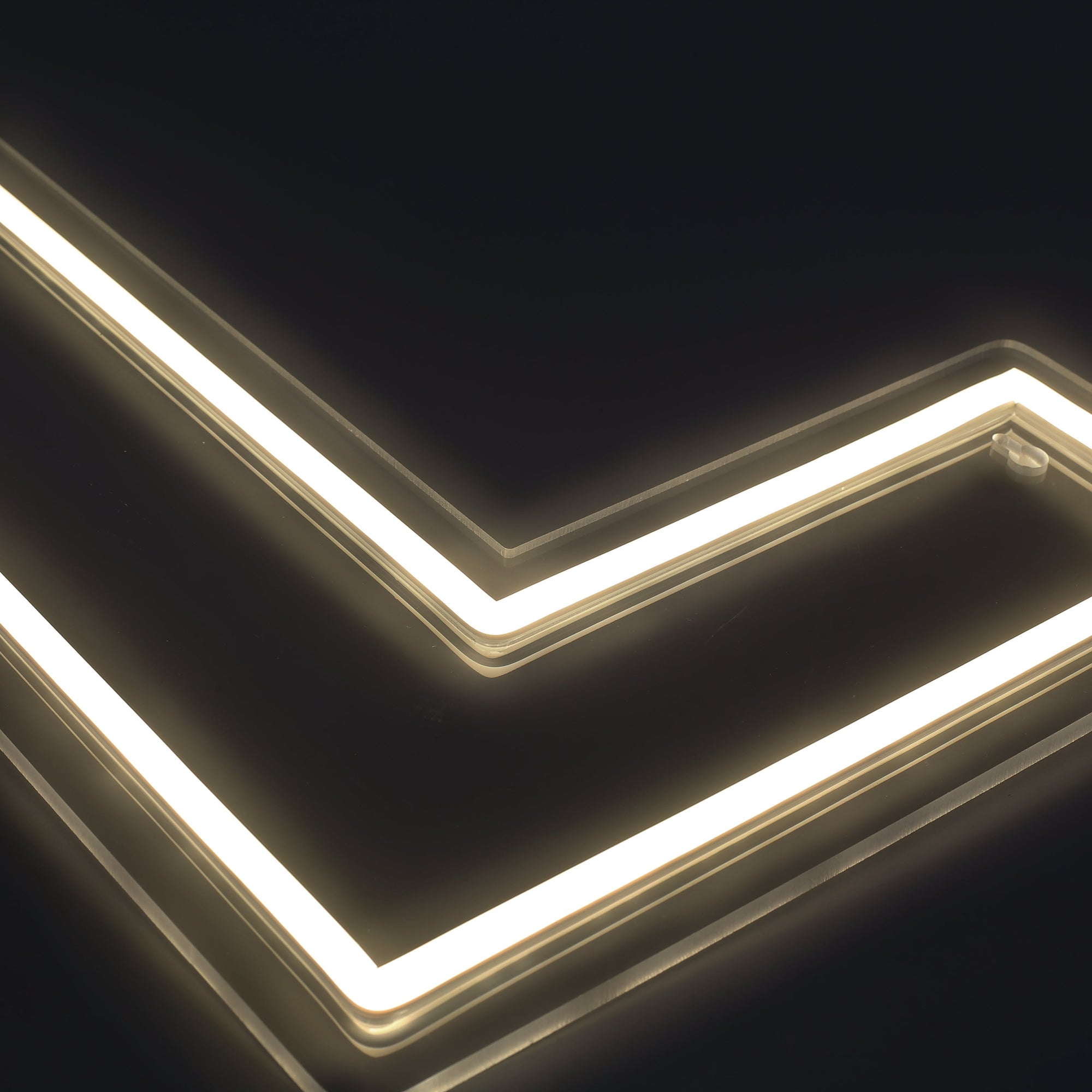 Bokstav L Neon Vegglampe