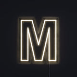 Bokstav M Neon Vegglampe