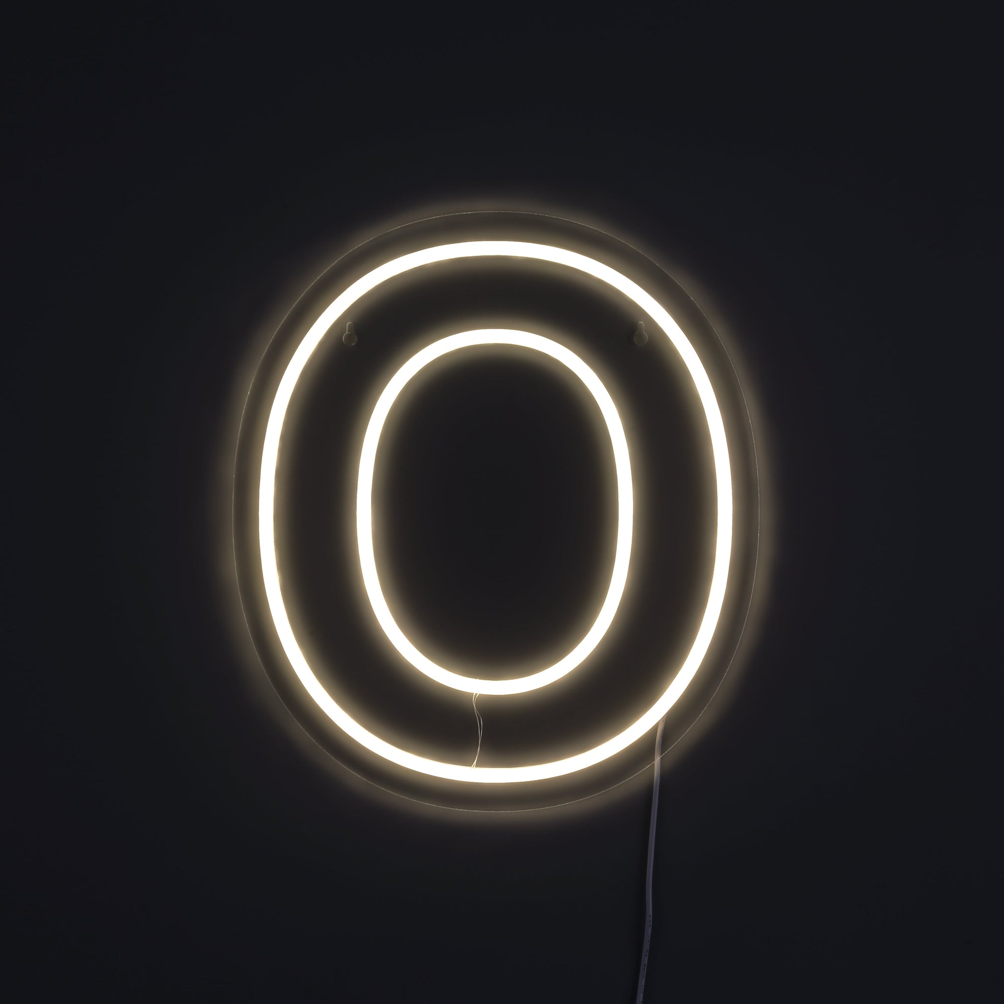 Bokstav O Neon Vegglampe