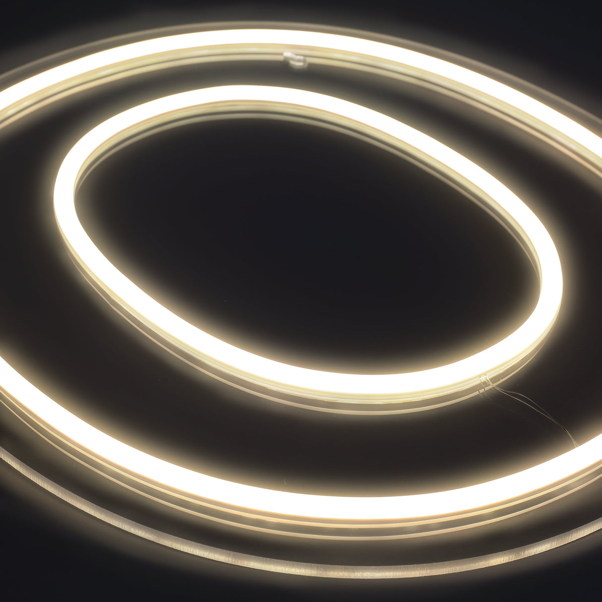 Bokstav O Neon Vegglampe