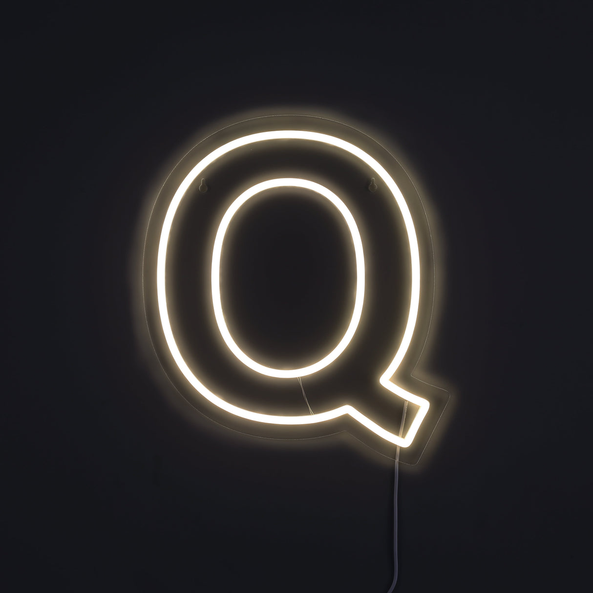 Bokstav Q Neon Vegglampe