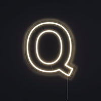 Bokstav Q Neon Vegglampe