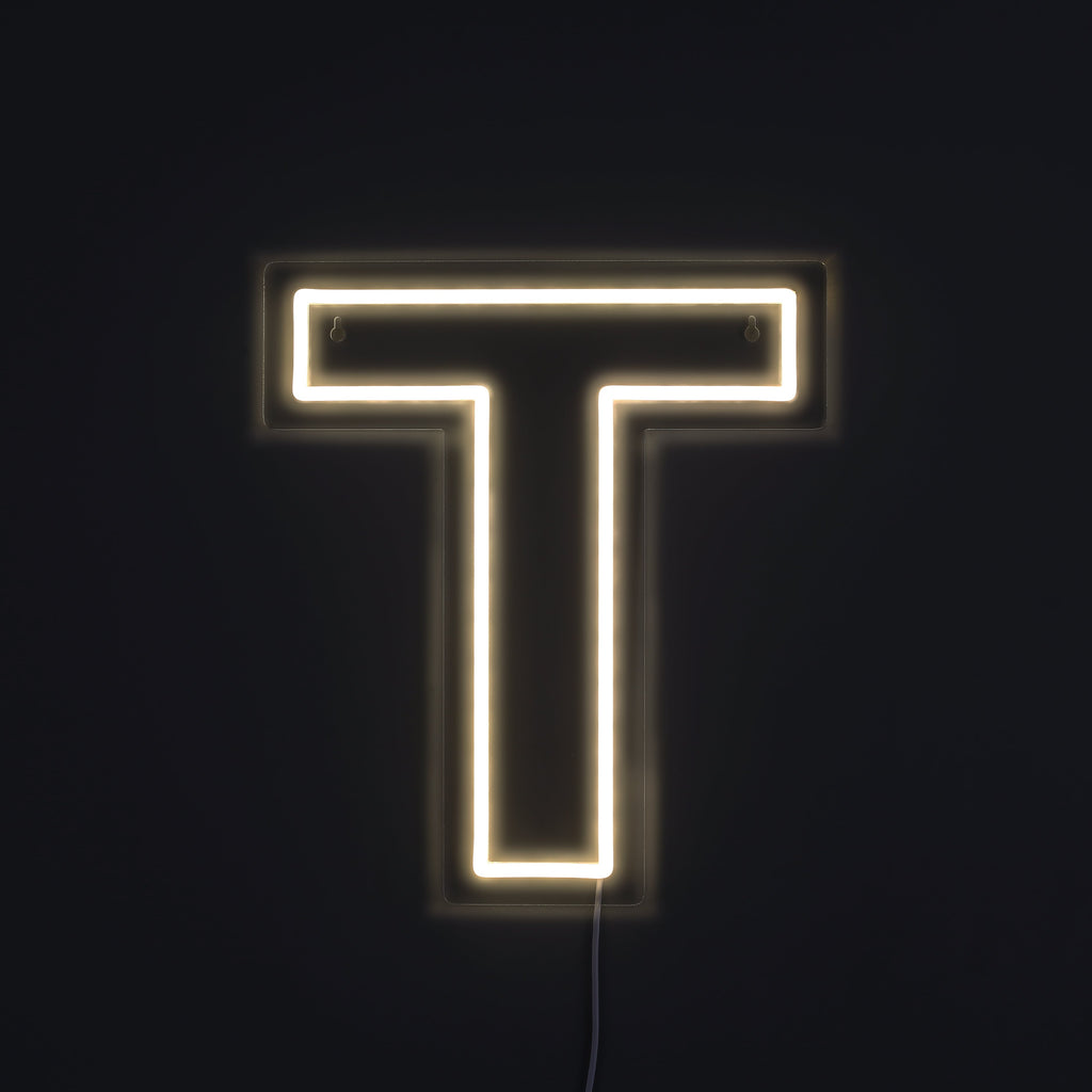 Bokstav T Neon Vegglampe
