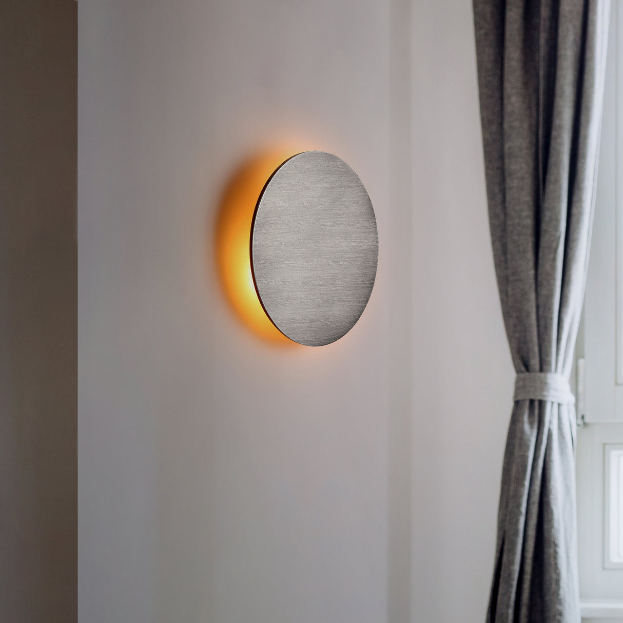 Lori Vegglampe Ø30 Titanium